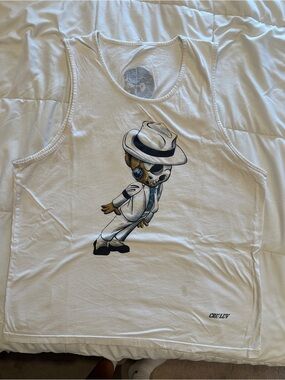 White Graphic Men’s Tank Top with Stylized Performer Print